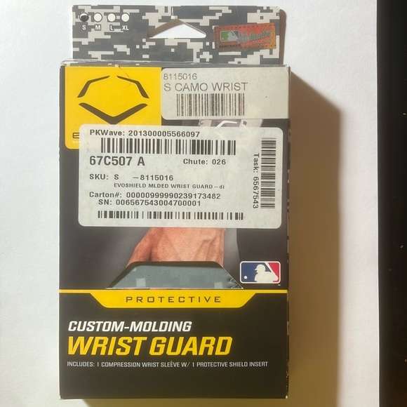 *UNUSED* Protective Wrist Guard - Picture 1 of 5
